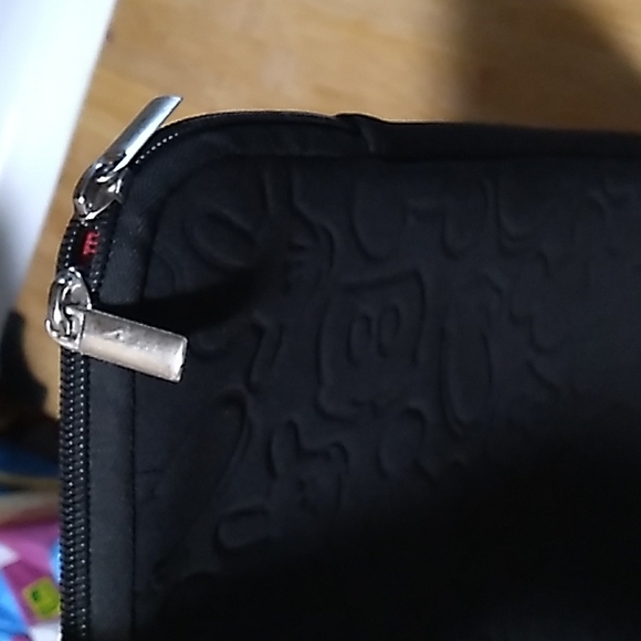 Disney MICKEY MOUSE Laptop/Tablet Padded Sleeve - Picture 11 of 11